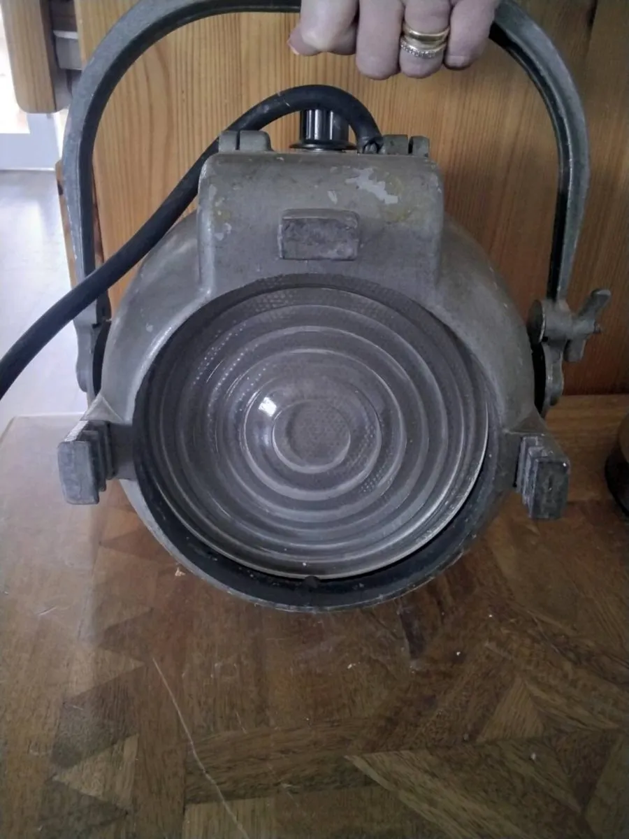 Old theatre lights - Image 3