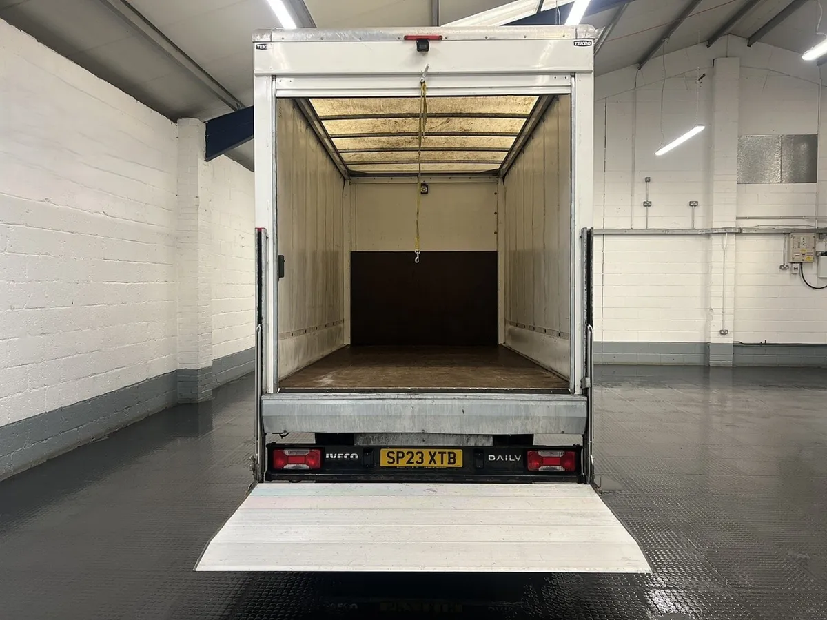 2023 Iveco Daily Curtain Sider Van - Image 3