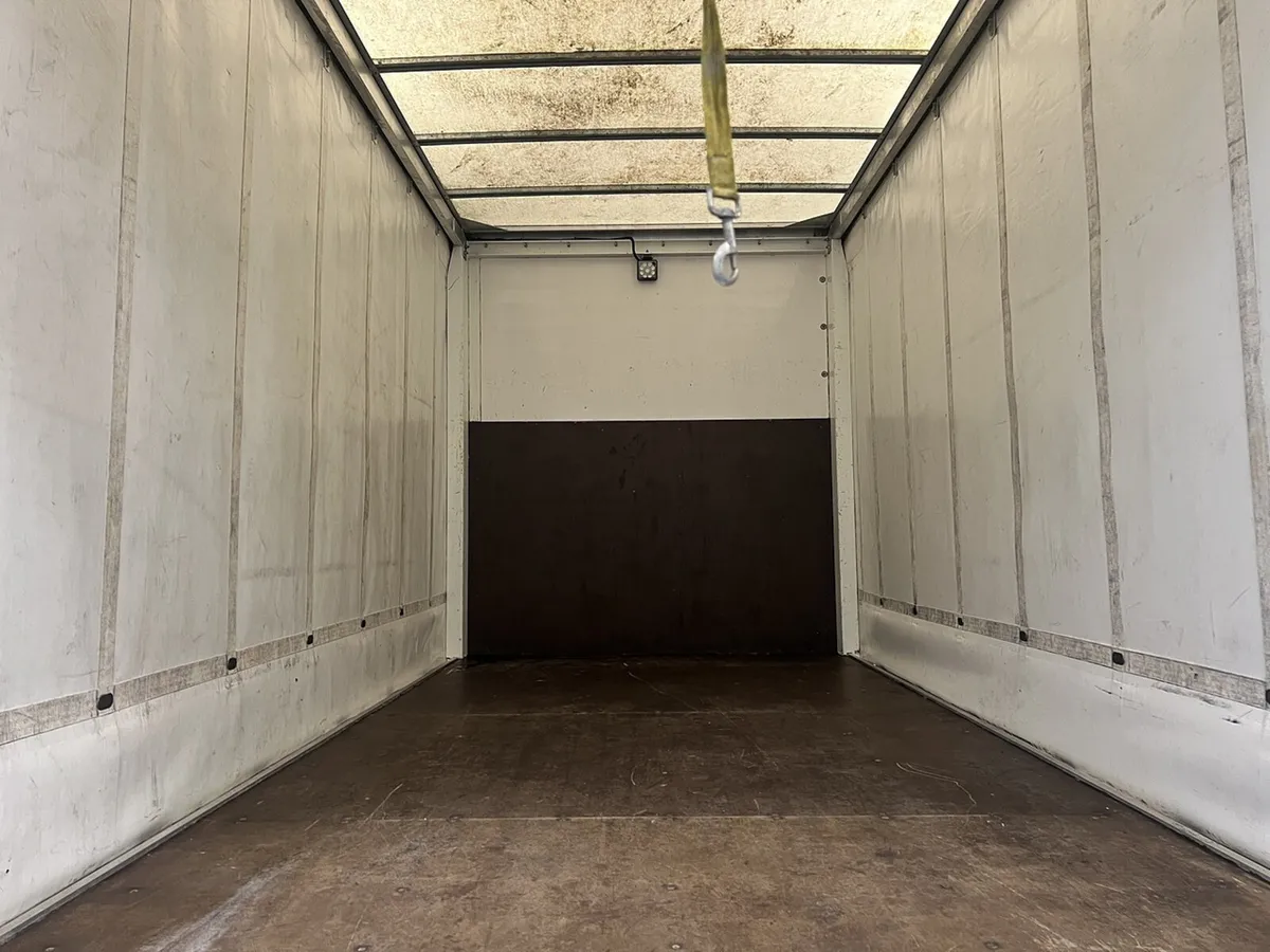 2023 Iveco Daily Curtain Sider Van - Image 2