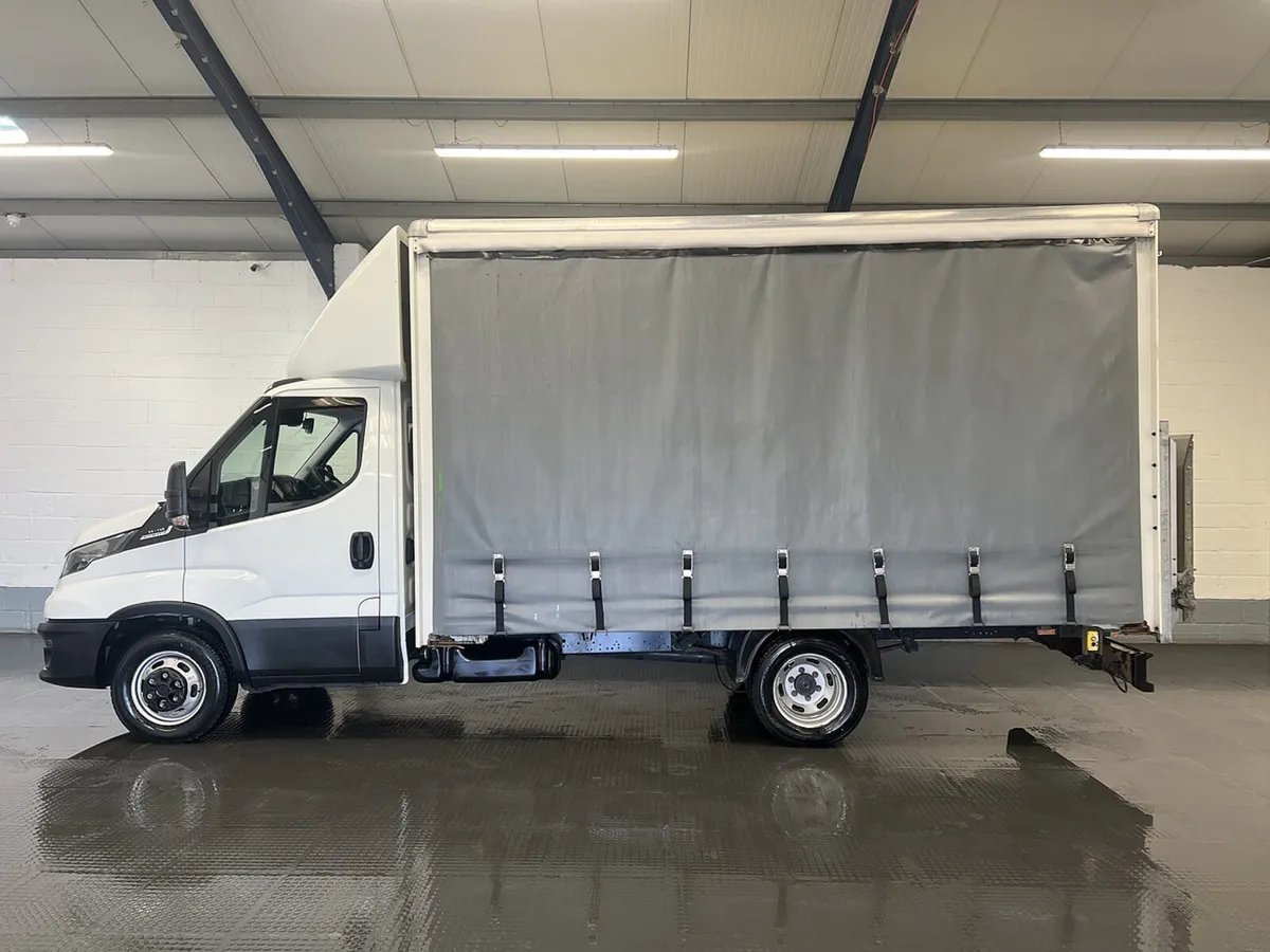 2023 Iveco Daily Curtain Sider Van - Image 1
