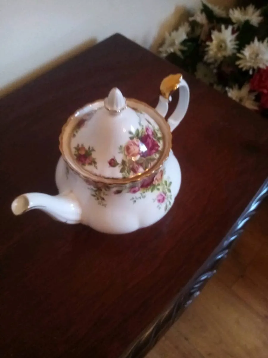 Old country rose - Image 2