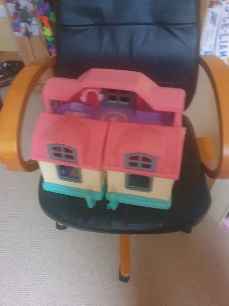 Toys - Image 3