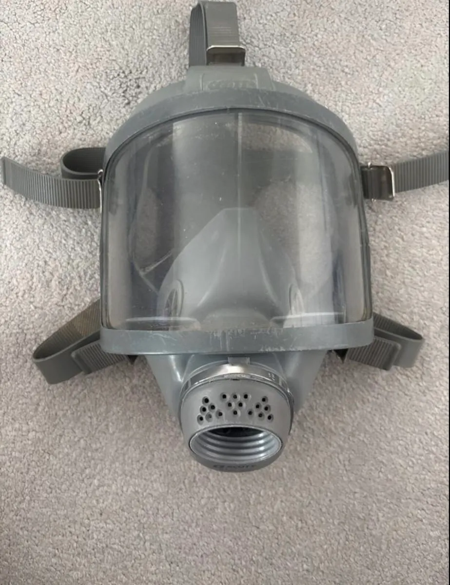 Scott Sari Full face mask for CBRN protection used - Image 1