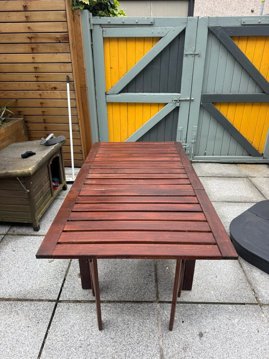 Garden table - Image 1