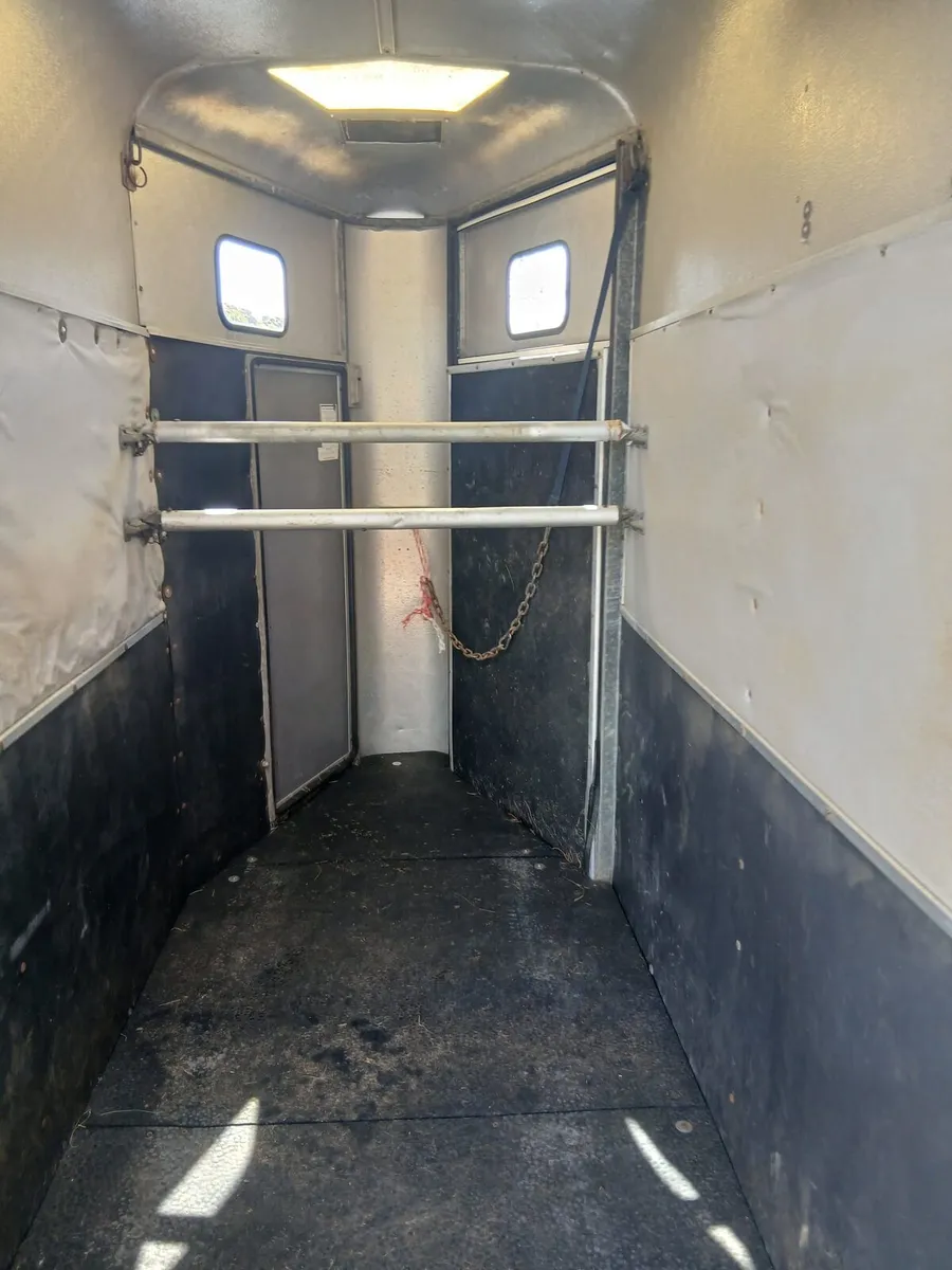 Ifor Williams 401 box with front unload... - Image 3