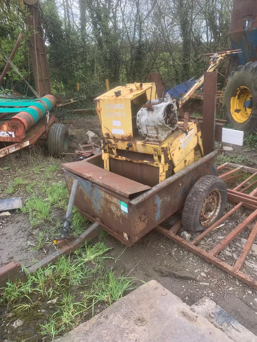 Pedestrian roller and trailer - Image 1