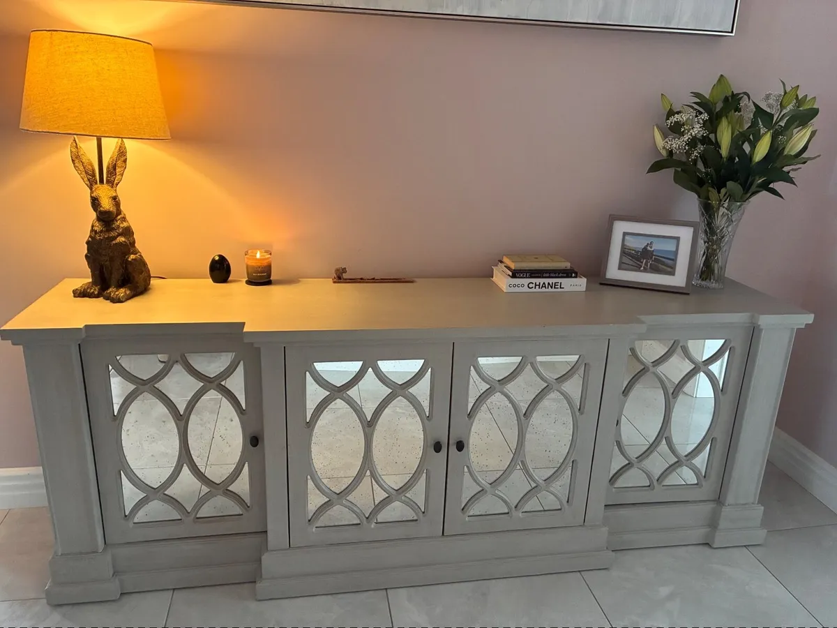 Console table - Image 1