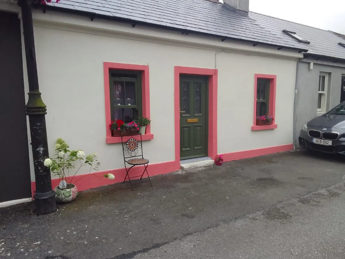 Guest accommodation for Solo traveller - Image 1
