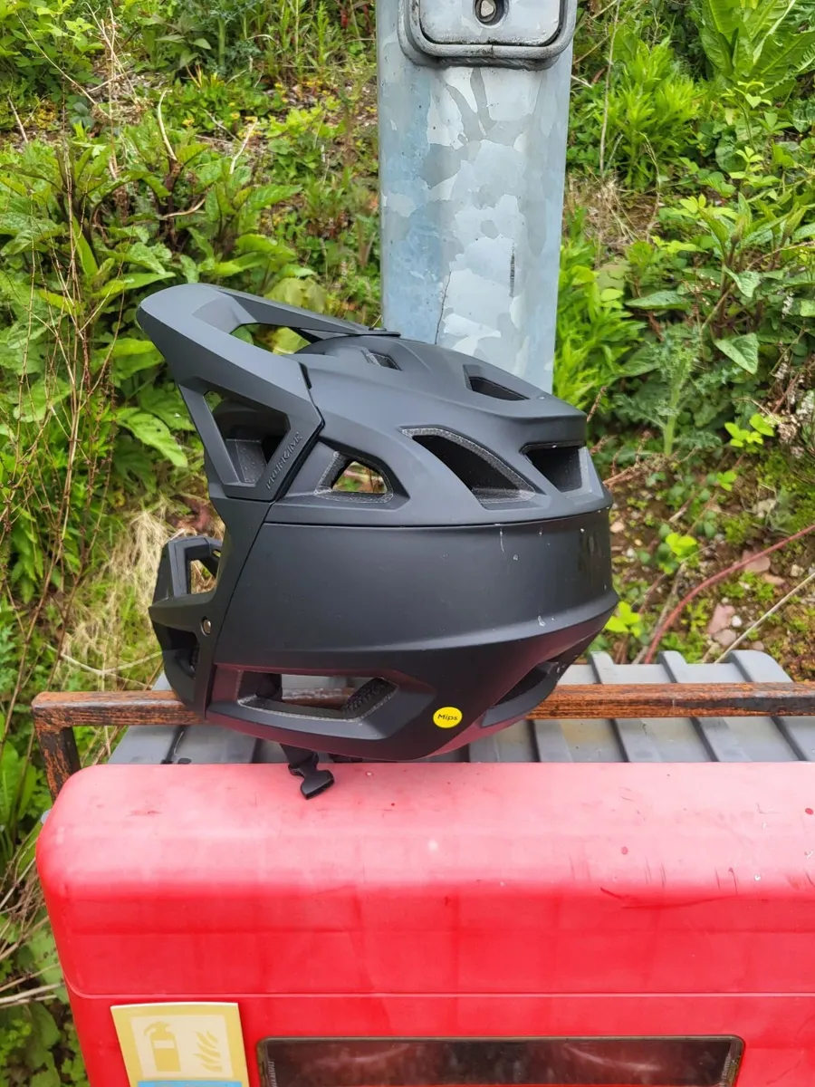 Fox helmet - Image 2