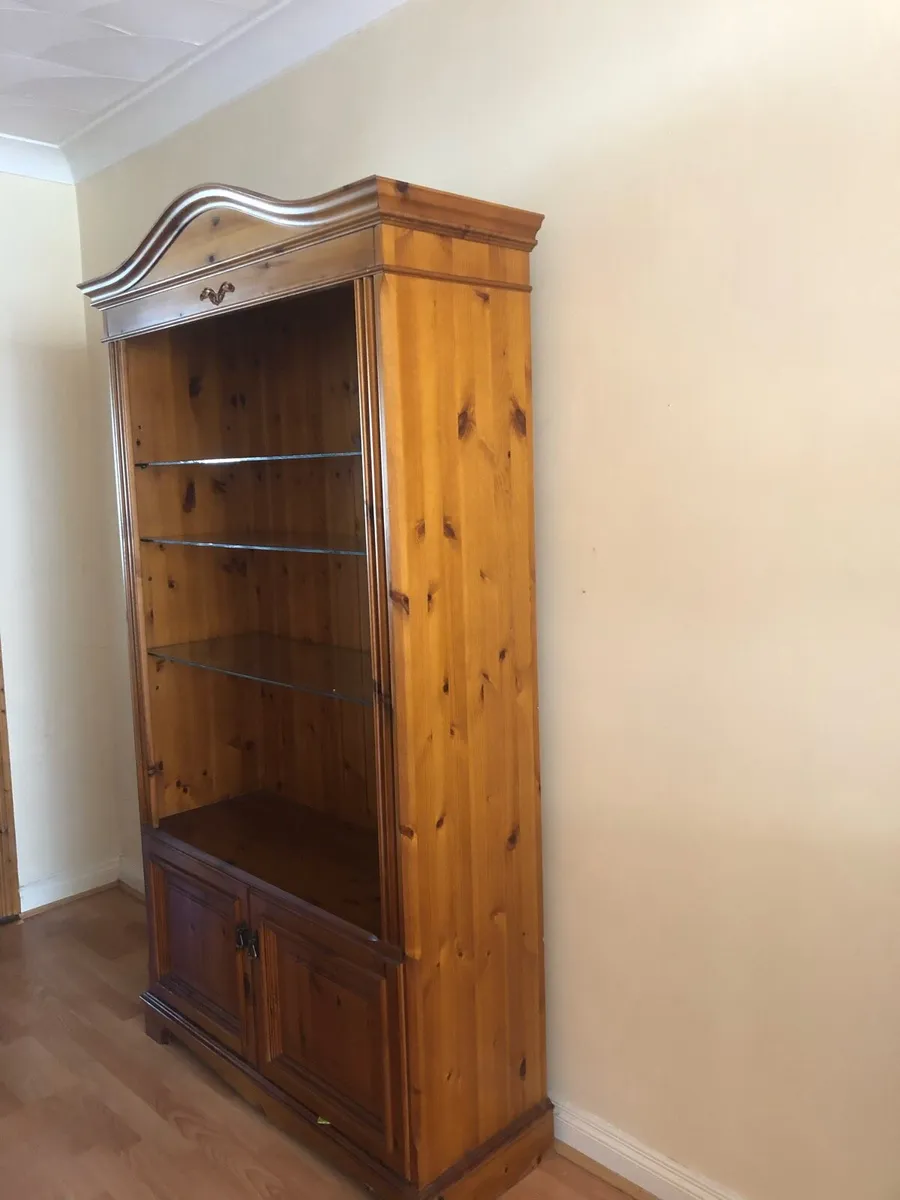 Dresser - Image 2