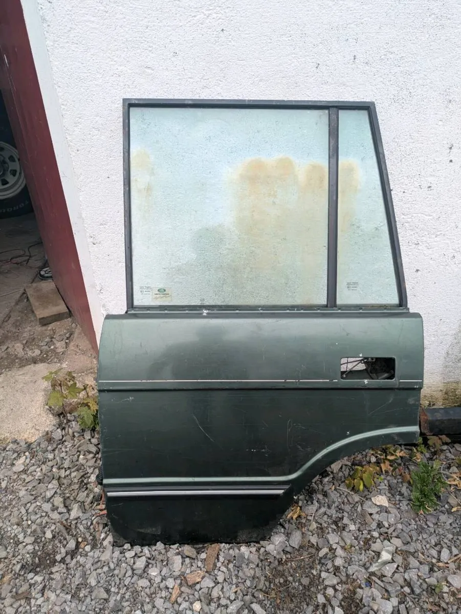Range Rover Classic left rear door + Jaguar seats - Image 2