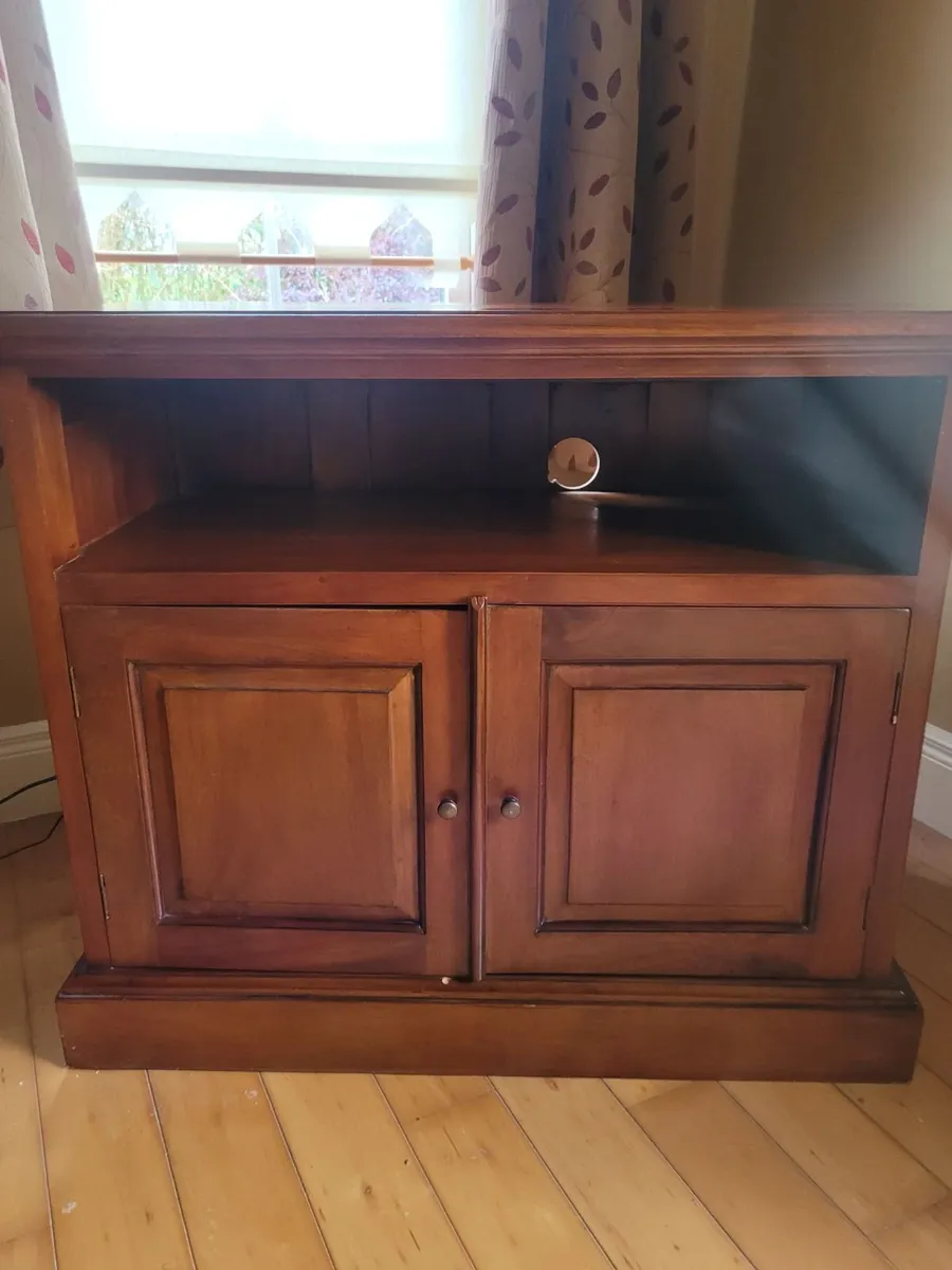 TV Unit - Image 1