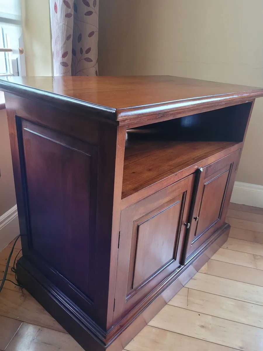 TV Unit - Image 2