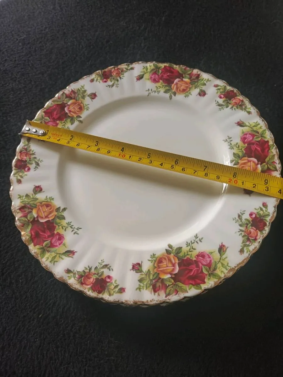 Royal Albert Country Rose Dinner Plates - Image 1