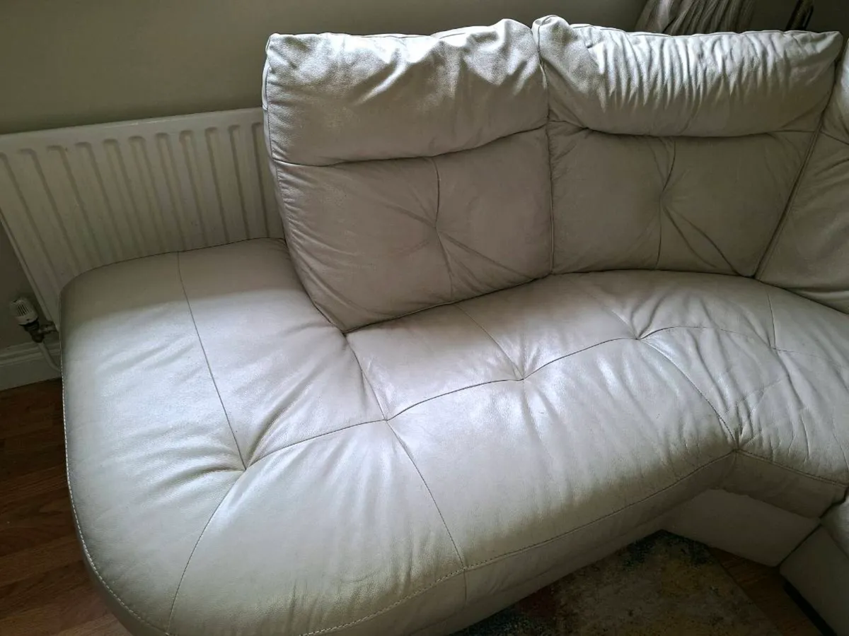 Couch - Image 4