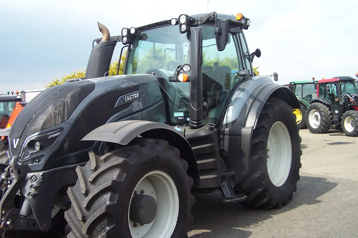 2019 Valtra T174A - Image 3