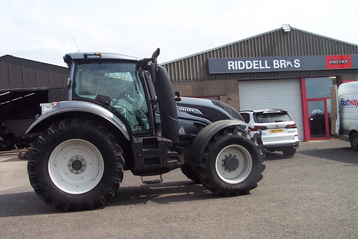 2019 Valtra T174A - Image 1