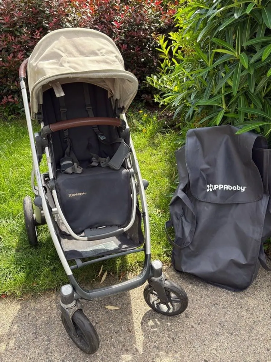 Uppa Baby complete travel system. Car Seat with ISO fix base 2022 - Image 3