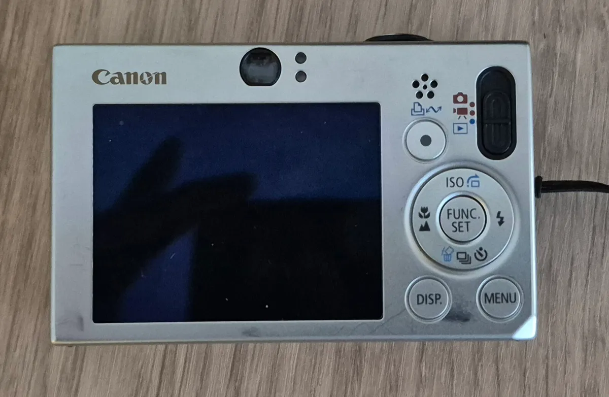 Canon IXUS 70 Digital Camera - Image 3