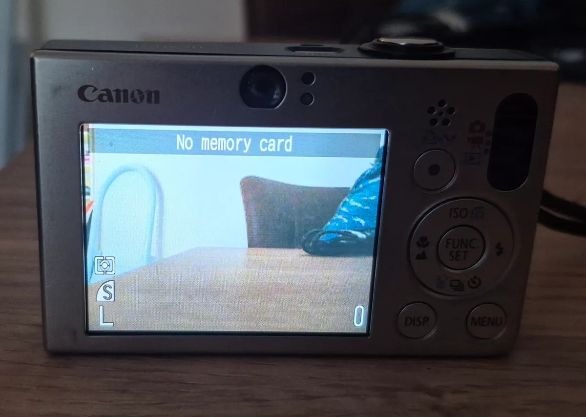 Canon IXUS 70 Digital Camera - Image 4