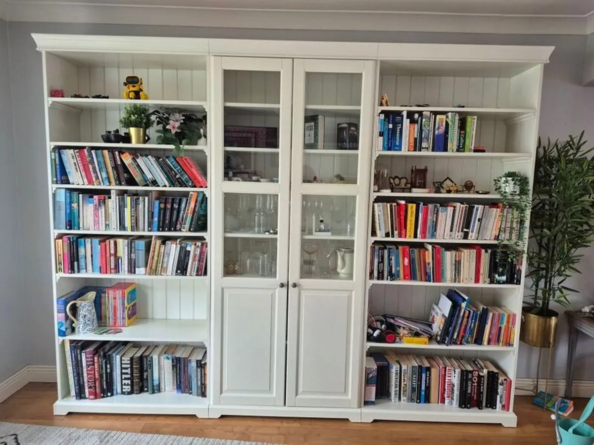 Bookshelves/display cabinet - Image 1