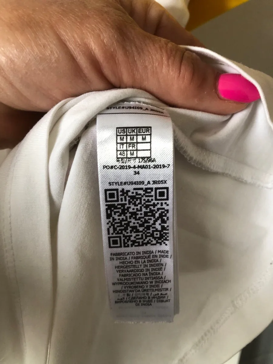 Mens Guess teeshirt size M €20 - Image 4