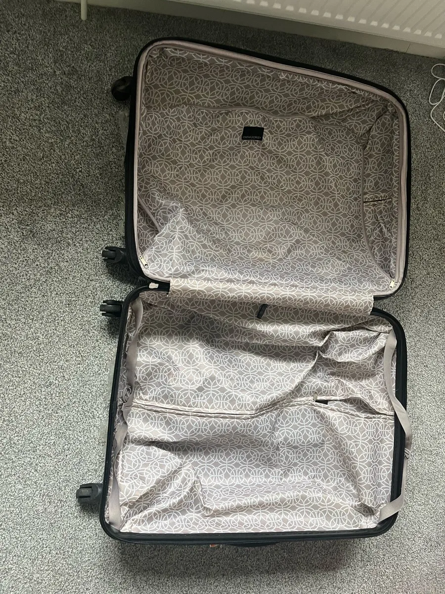 Suitcase - Image 2