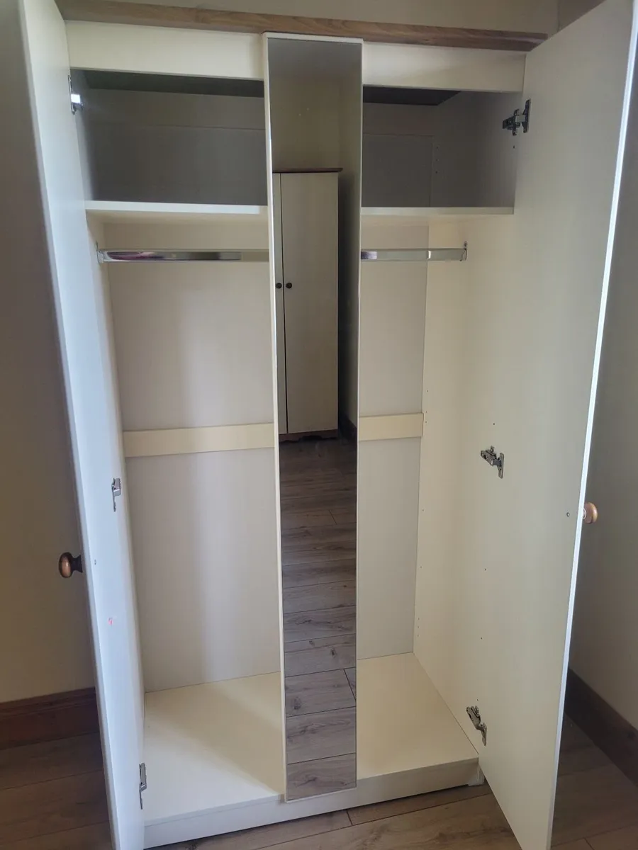 Wardrobes - Image 4