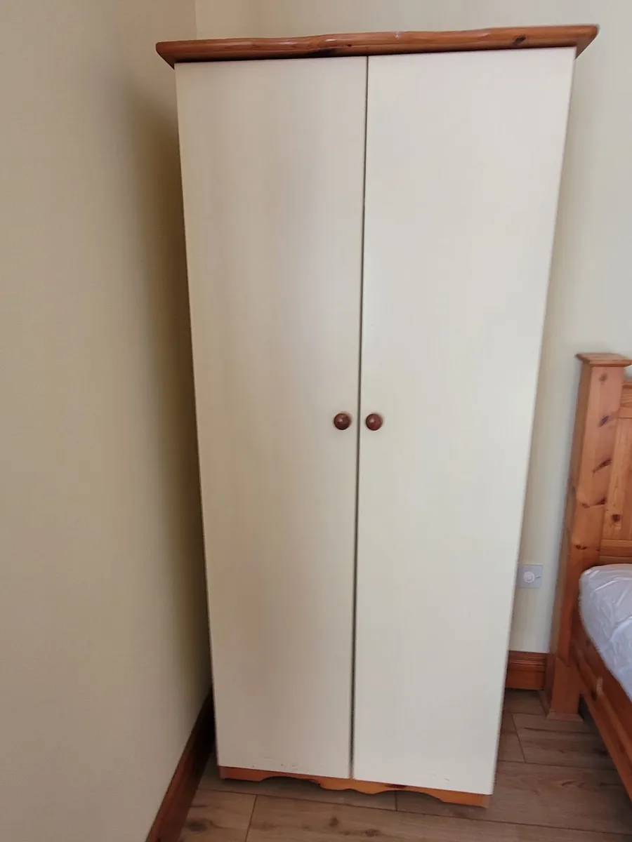 Wardrobes - Image 2