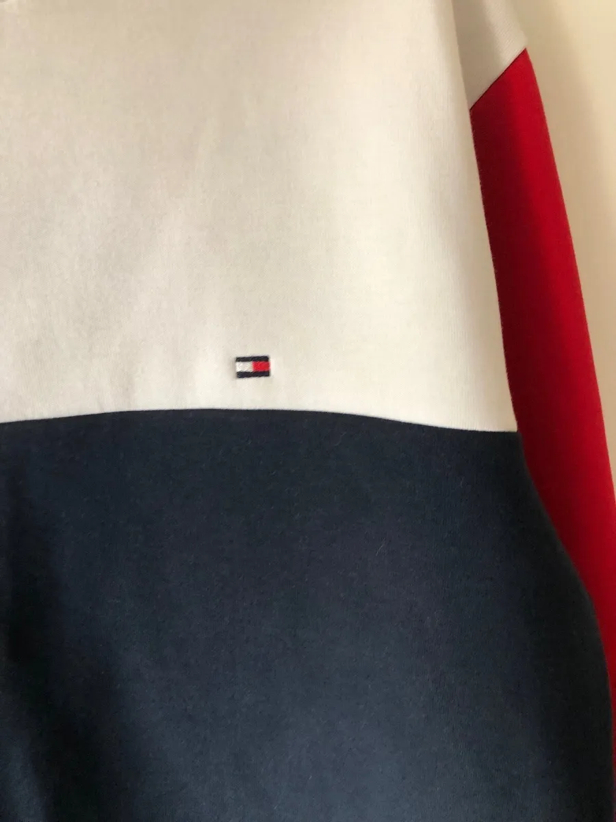 Mens Tommy Hilfiger sweatshirt size M €30 - Image 2
