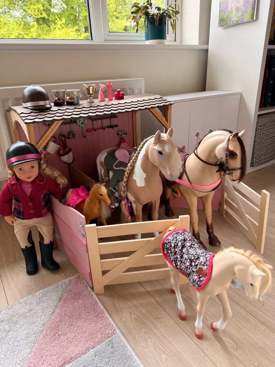 Our Generation Doll, Stable and horses bundle - Image 2