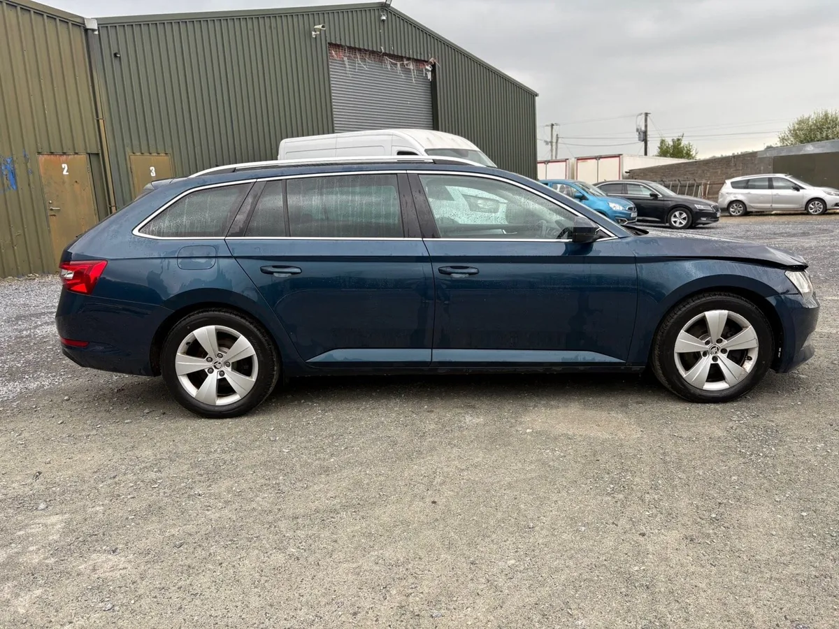 2015 Skoda Superb 2.0 diesel - Image 2