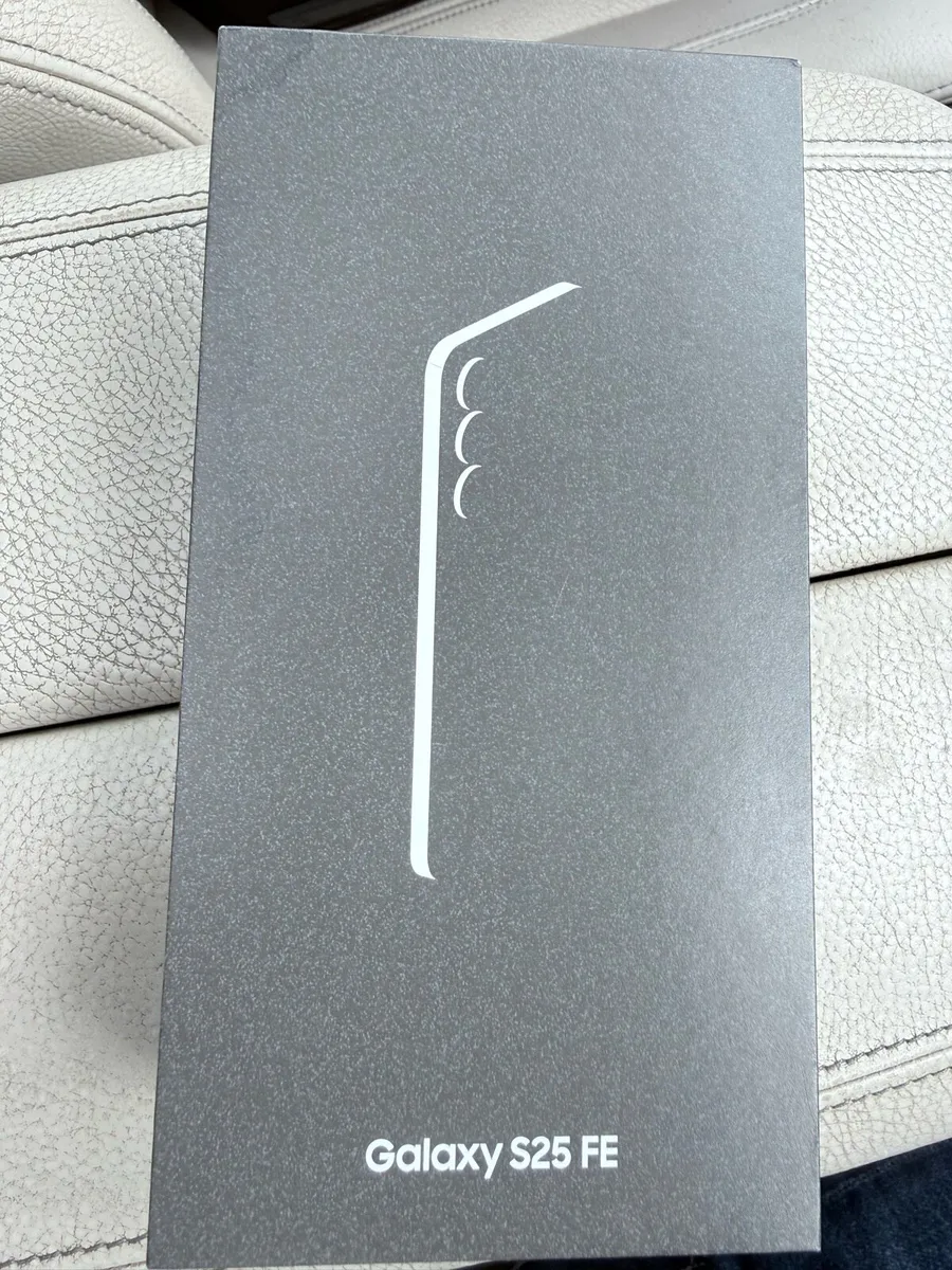 Samsung Galaxy S25FE 128gb, jet black - case & box - Image 1
