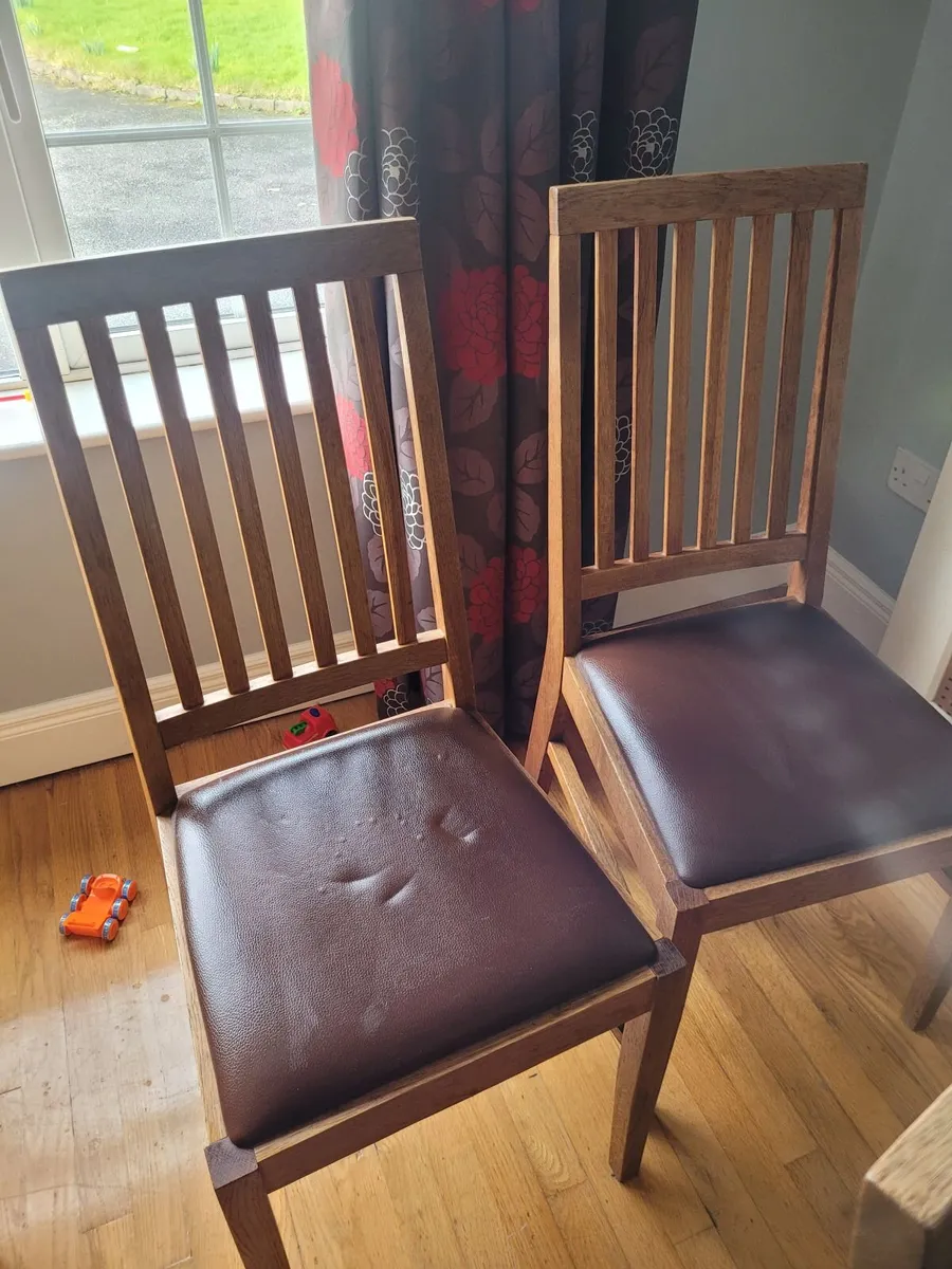 Dining table & chairs - Image 2