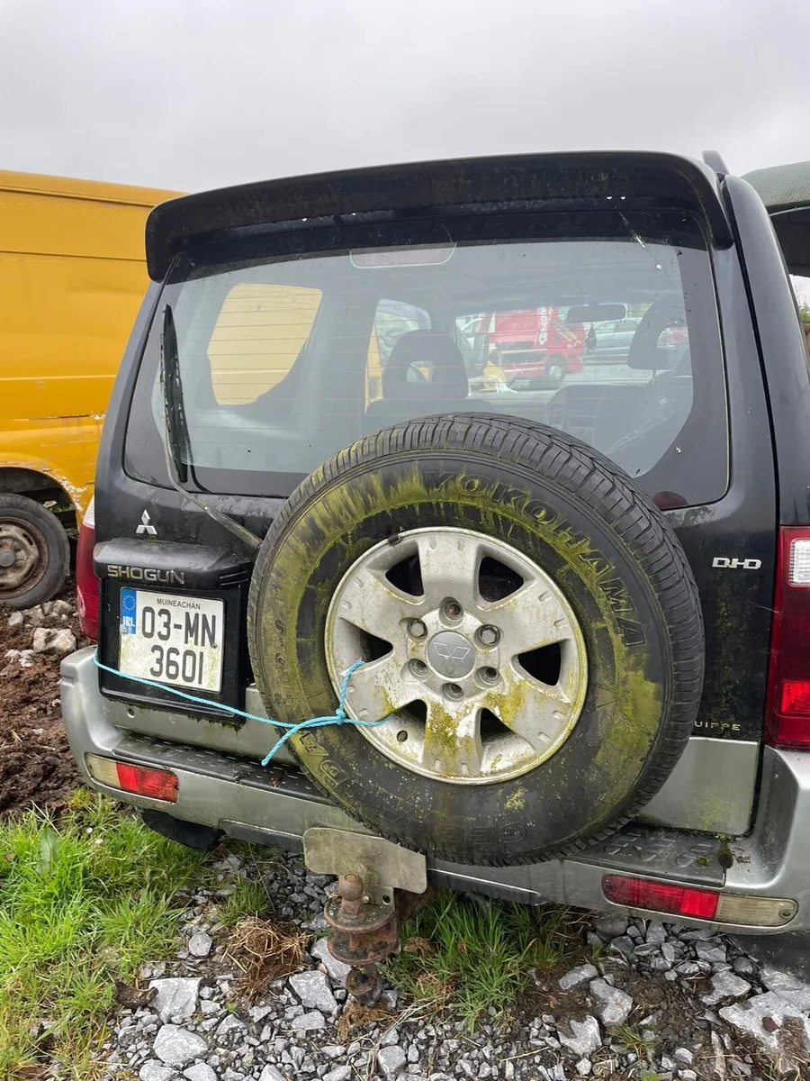 2003 Mitsubishi Shogun - Image 2