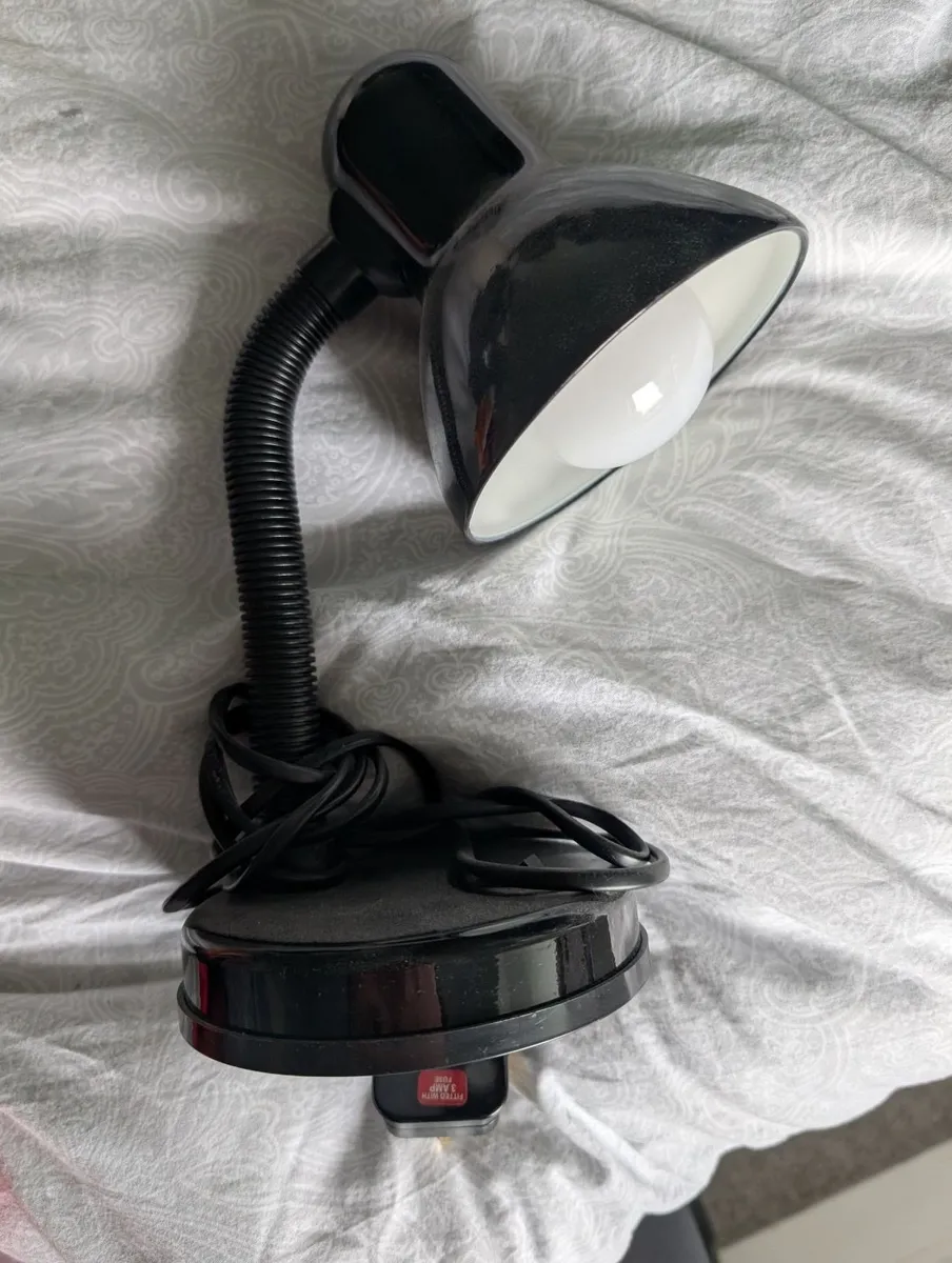 Free Table lamp - Image 1