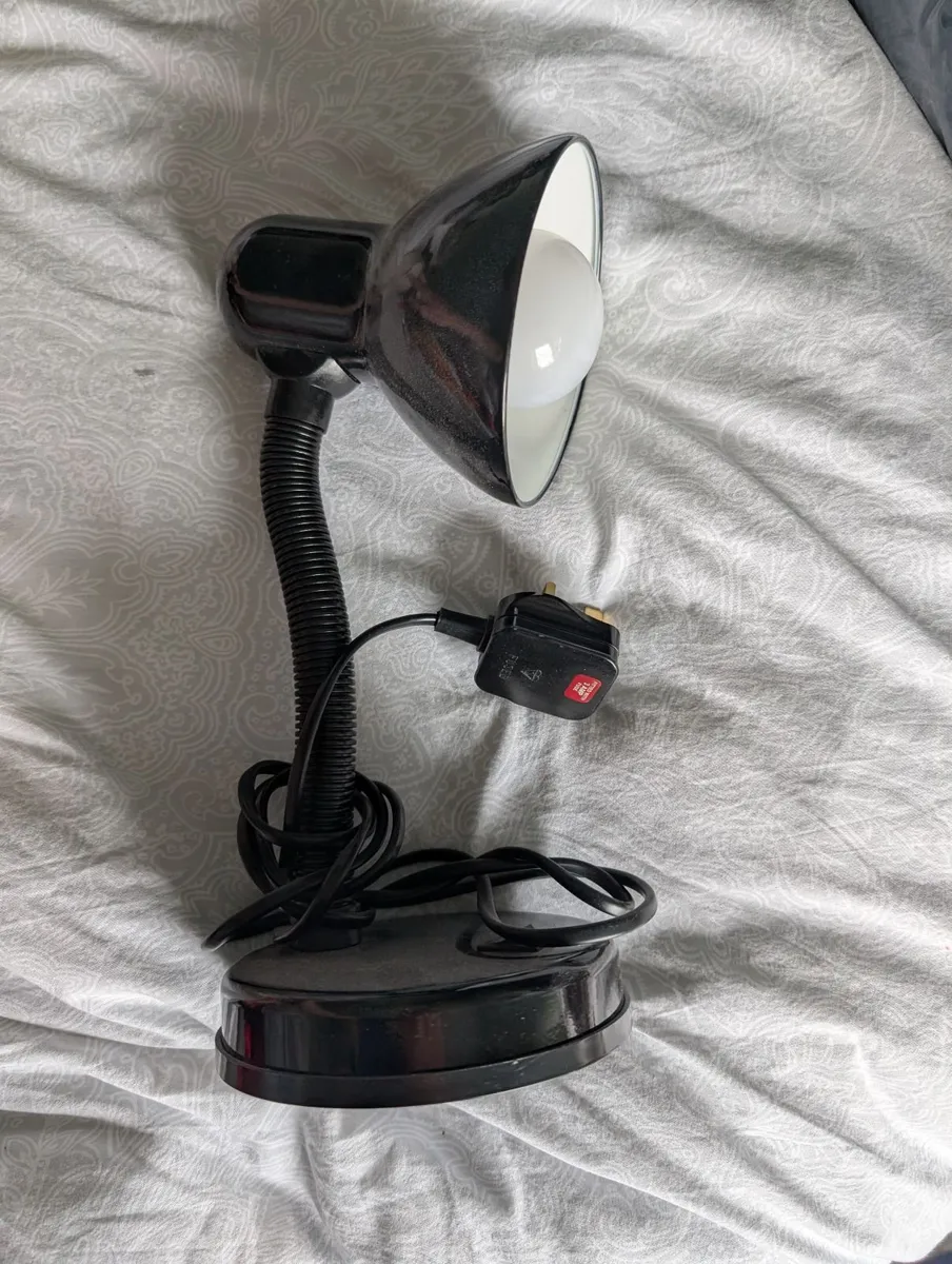 Free Table lamp - Image 2