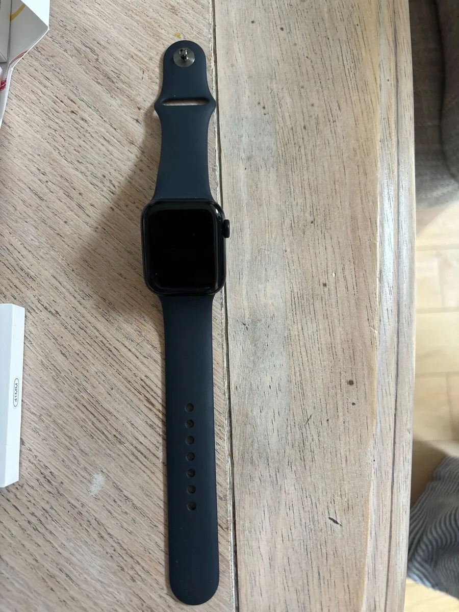 apple watch SE 2 - Image 2