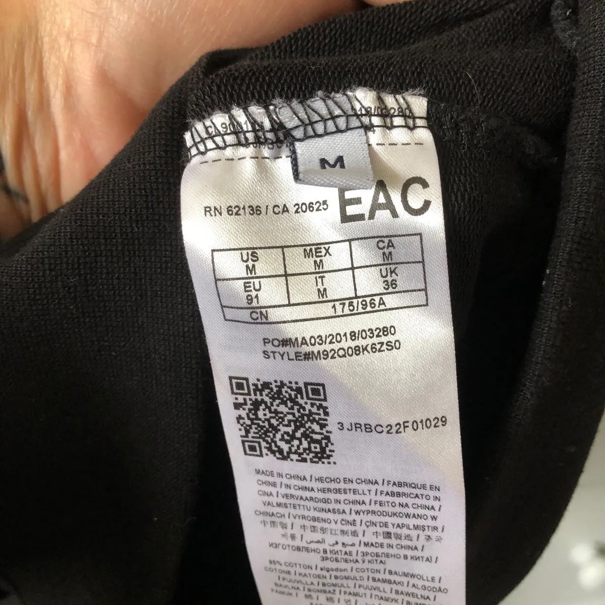 Mens Guess sweater size M €30 - Image 3
