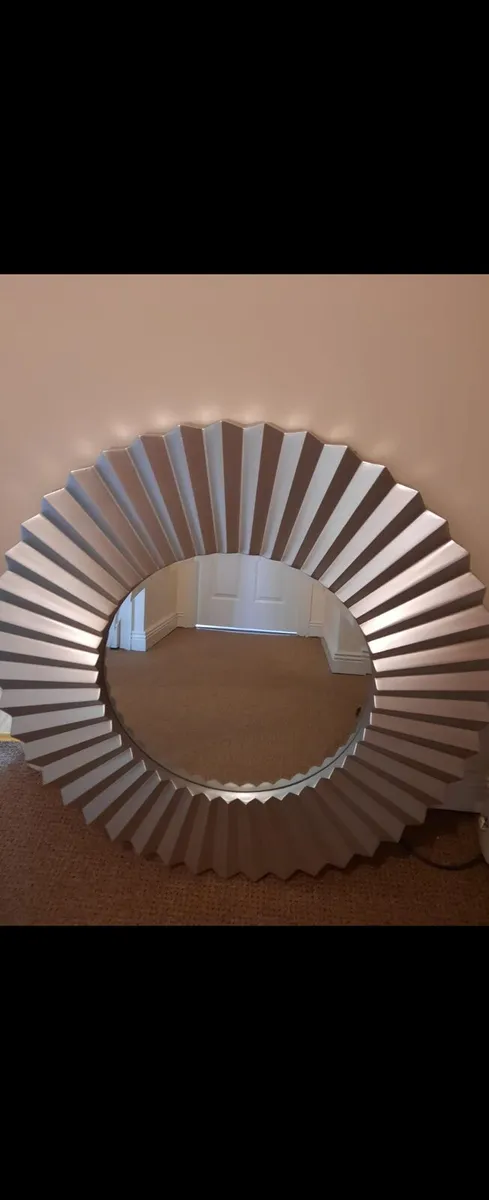 Mirror large hall lounge - Image 3