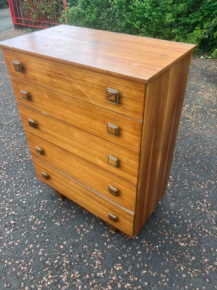 Chest of drawers - Image 1