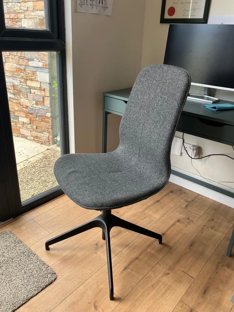 Office chair - Image 1