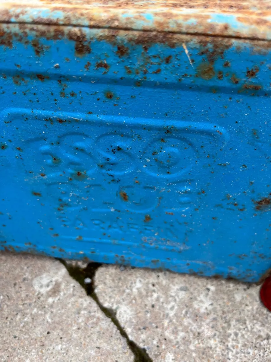 Vintage oil Tins. 6 - Image 2