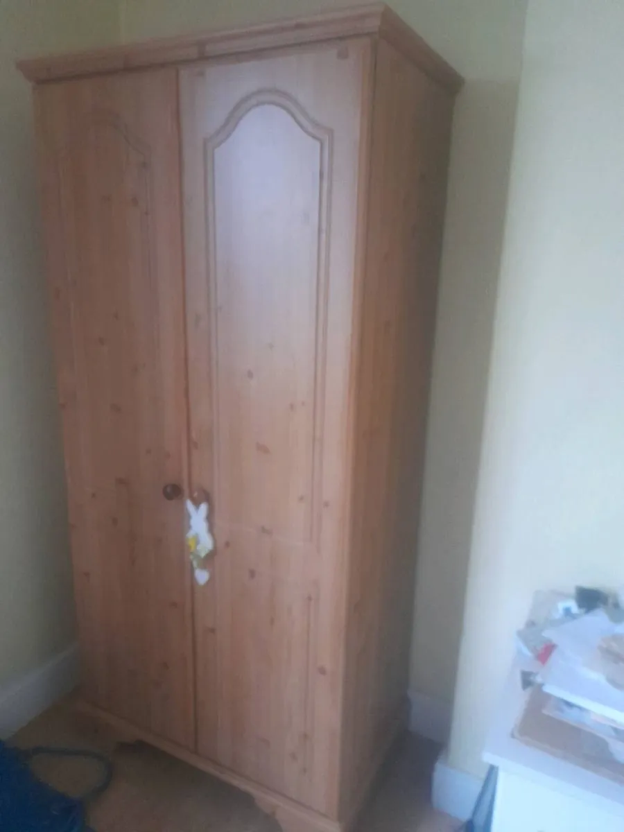 wardrobe - Image 1
