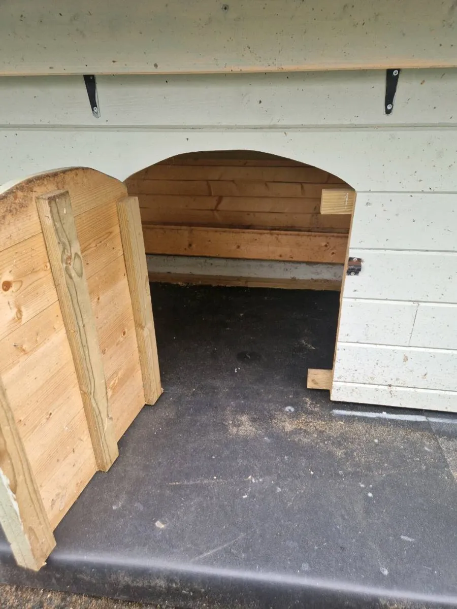 Chicken Coop - Image 4