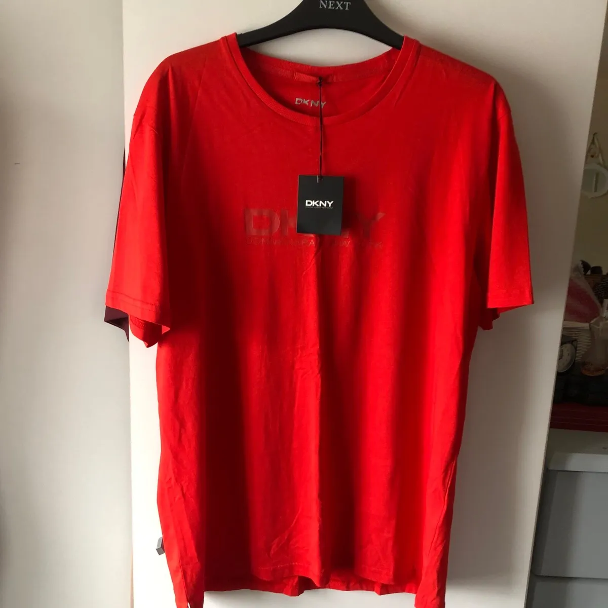 Mens DNKY teeshirt size M €20 - Image 1
