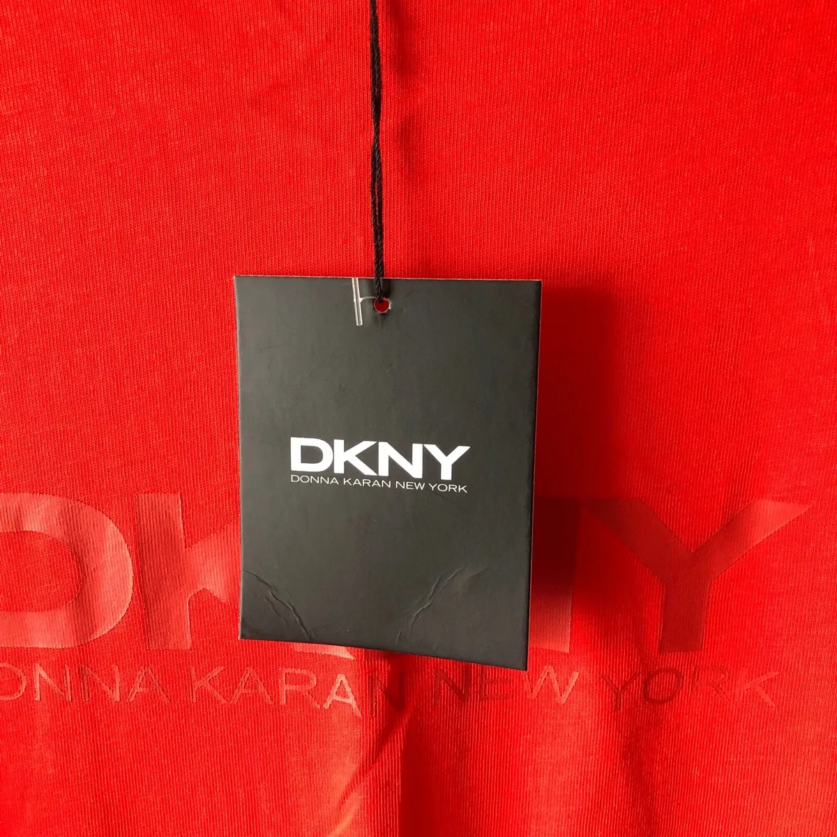 Mens DNKY teeshirt size M €20 - Image 2