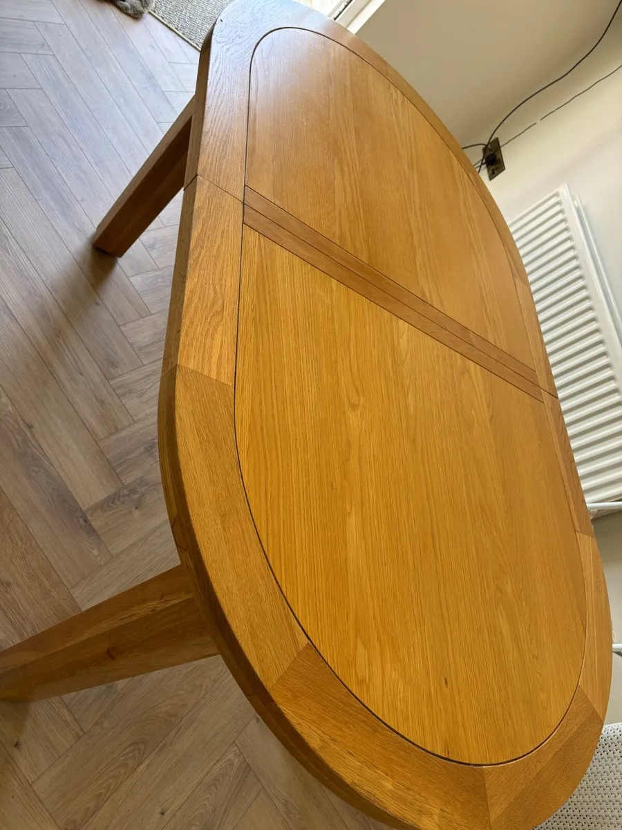 Table and 6 chairs - Image 2