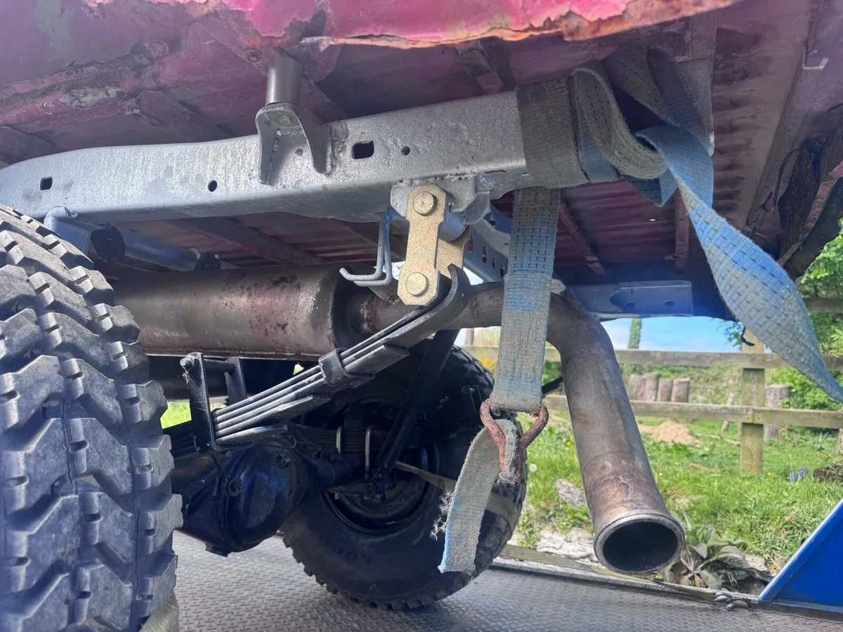 Toyota Hilux turbo diesel ln65 1984 - Image 3