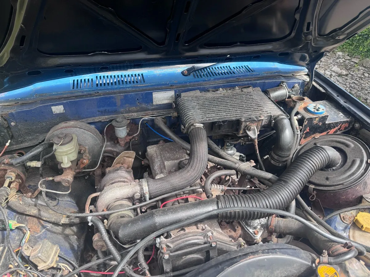 Toyota Hilux turbo diesel ln65 1984 - Image 4
